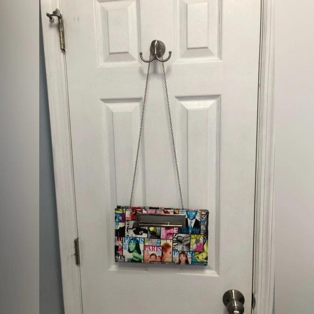 Fashion Magazine Cover Collage Chain Clutch - Multicolor